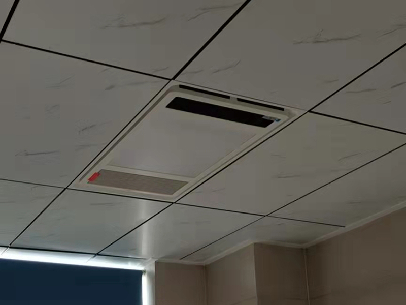 3平方小衛生間裝修施工 重慶楓林秀水 墻面瓷磚鋪貼半包服務 