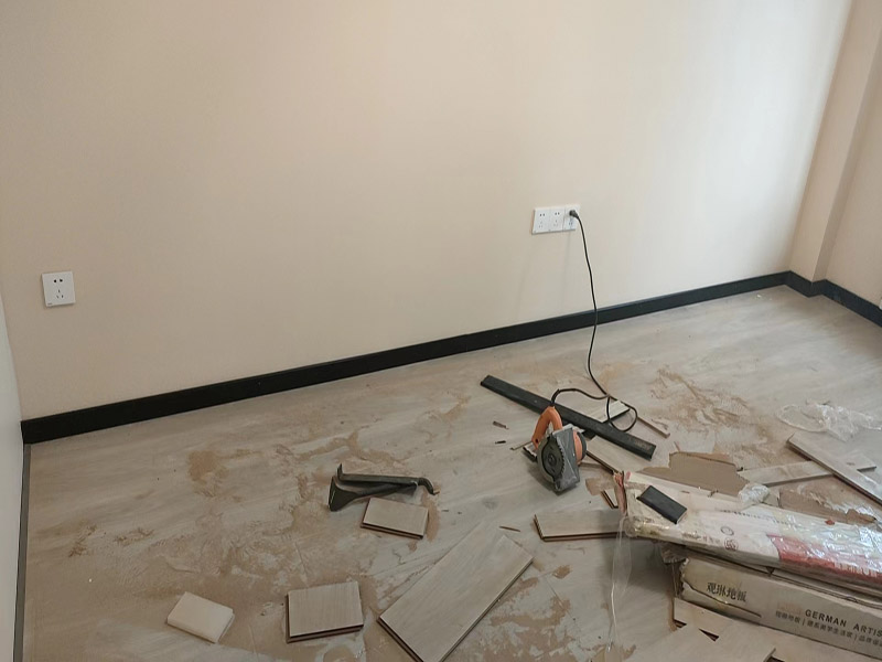 瓷磚開裂修復后顏色不一致？調色技巧與材料選擇建議(圖1)